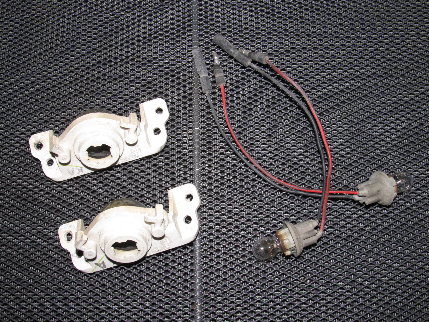 88 89 Honda CRX OEM Rear License Plate Light Lamp Set