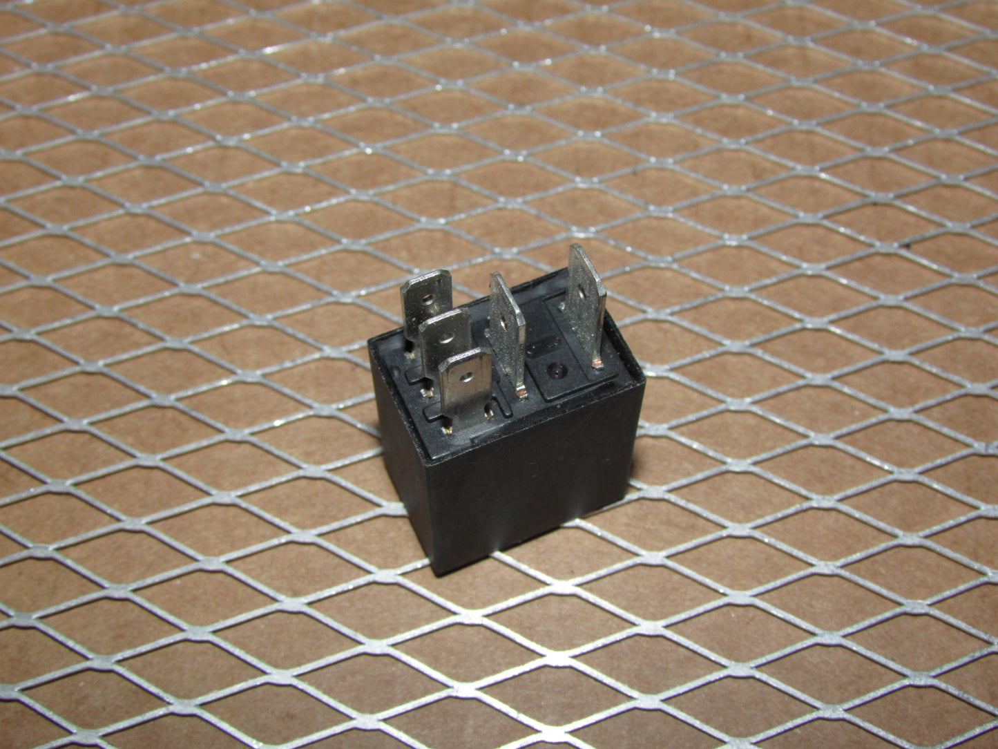 Universal Relay HFV6 / 012ZL-TR