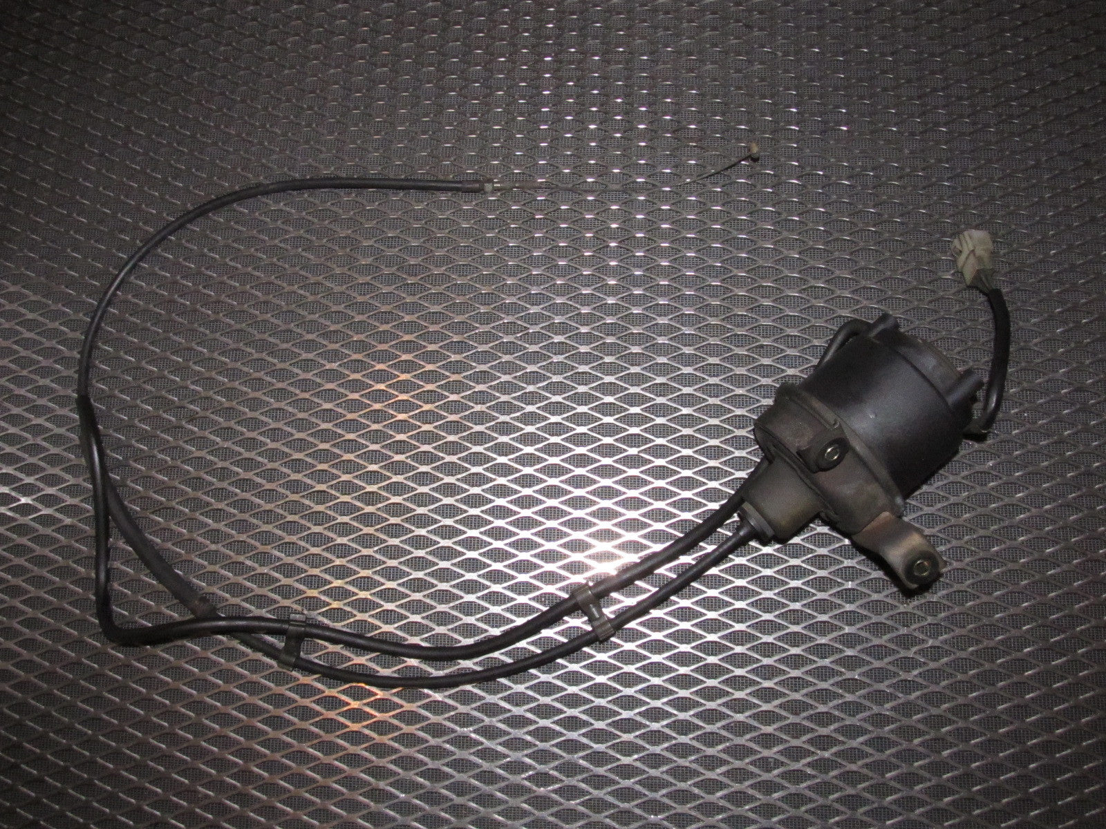 84 85 Mazda RX7 OEM 12A M/T Cruise Control Actuator