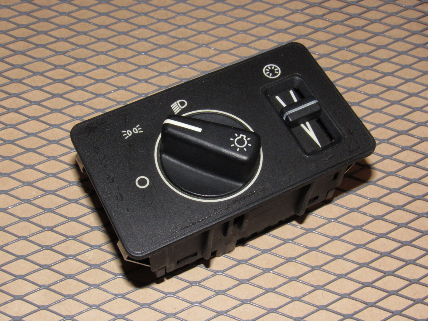 88 89 90 Volvo 760 OEM Headlight & Dash Light illumination Dimmer Switch