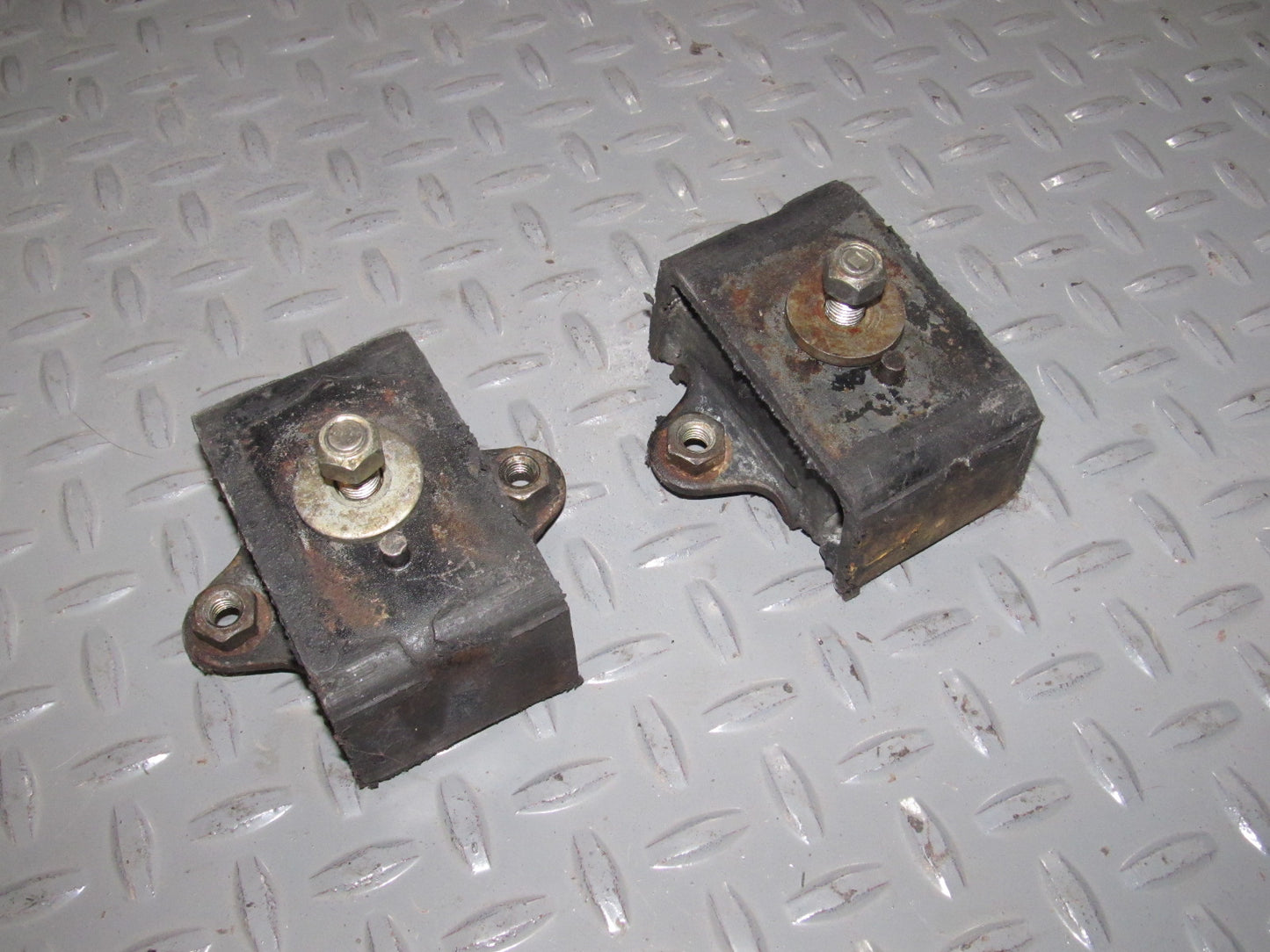 81 82 83 Datsun 280zx OEM Engine Motor Mount Set