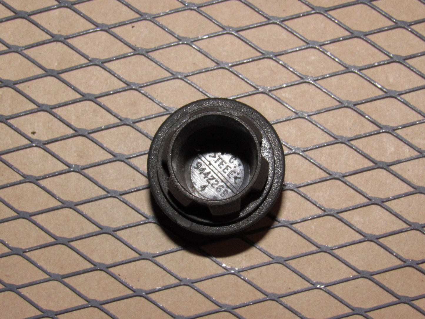 98 99 00 Volvo S70 OEM Dash 12 Volt 12v Power Outlet Plug Cover