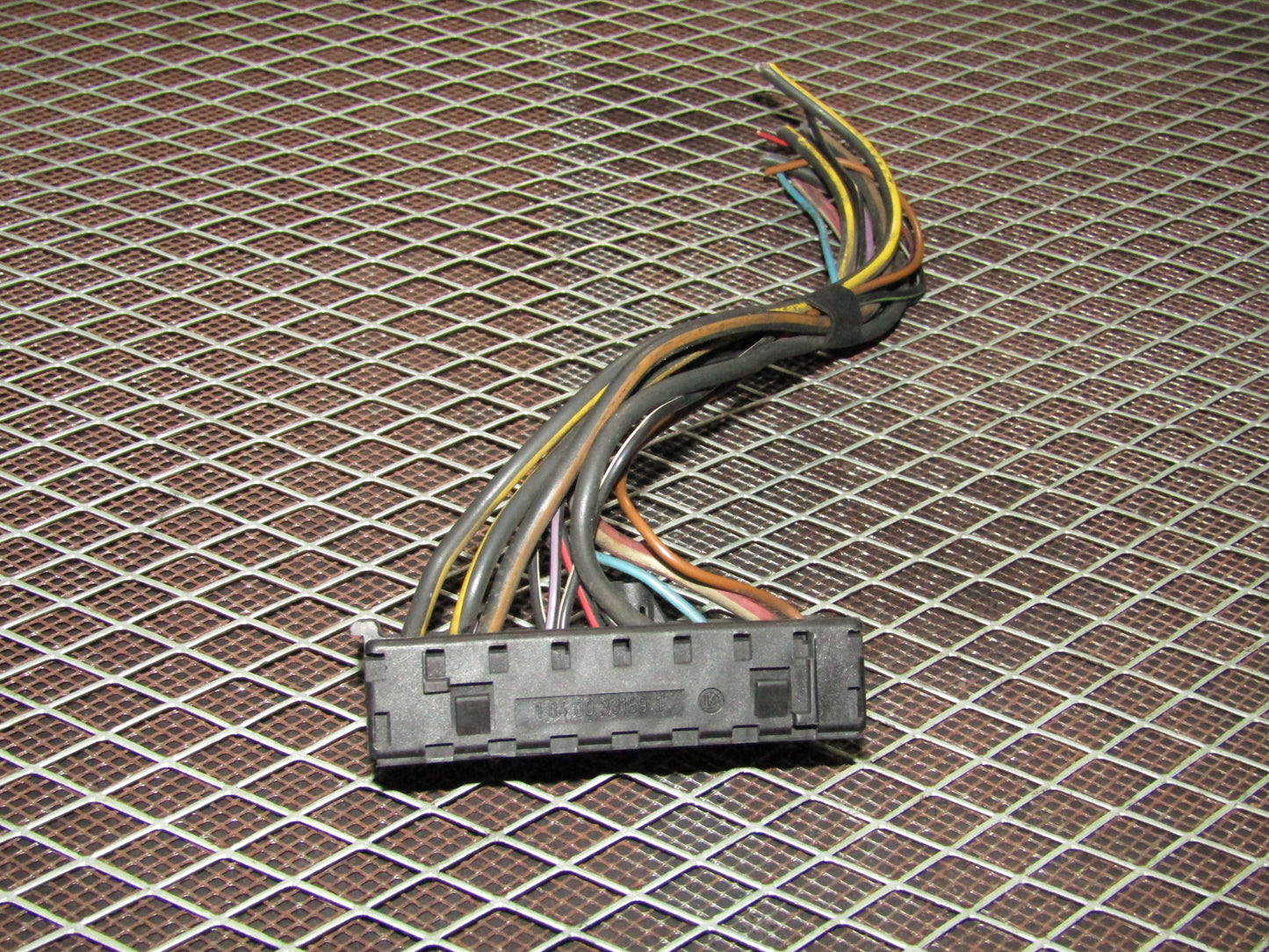 86-93 Mercedes Benz 300E OEM Turn Signal Flasher Relay Pigtail Harness