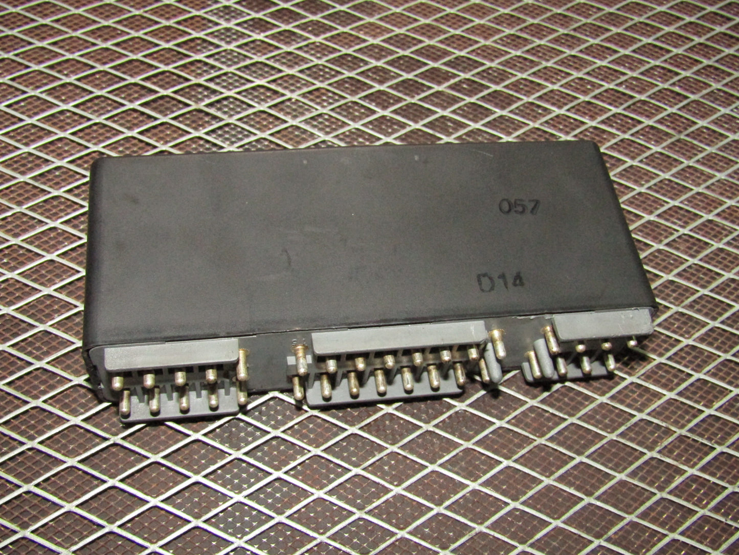 86-93 Mercedes Benz 300E OEM Light Control Relay Module 126 542 01 32