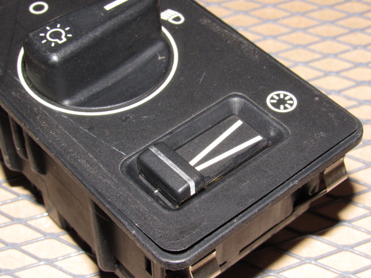 88 89 90 Volvo 760 OEM Headlight & Dash Light illumination Dimmer Switch