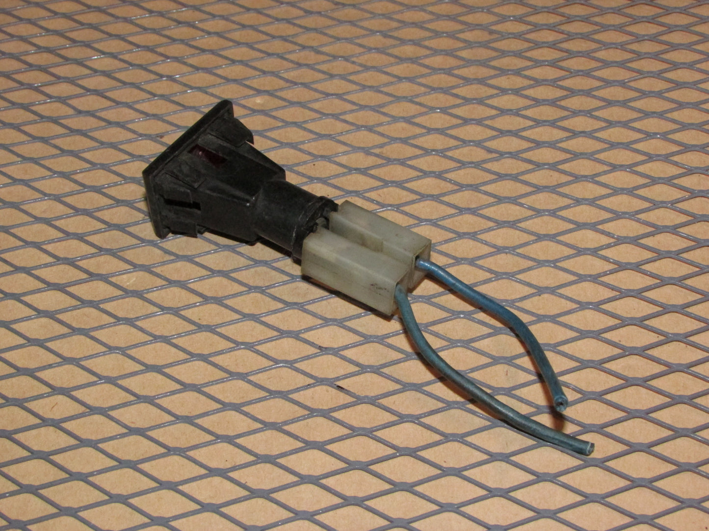 77-95 Mercedes Benz T1 Van OEM Interior Dash Battery Indicator Warning Light Lamp