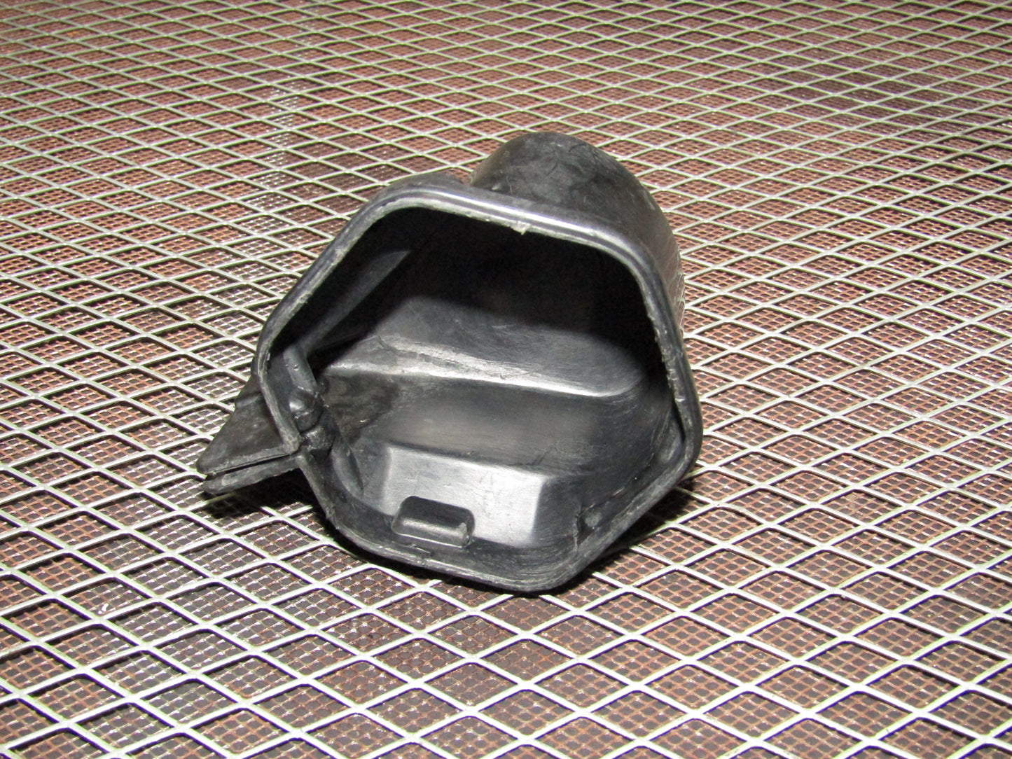 86-93 Mercedes Benz 300E OEM Ignition Coil Cover
