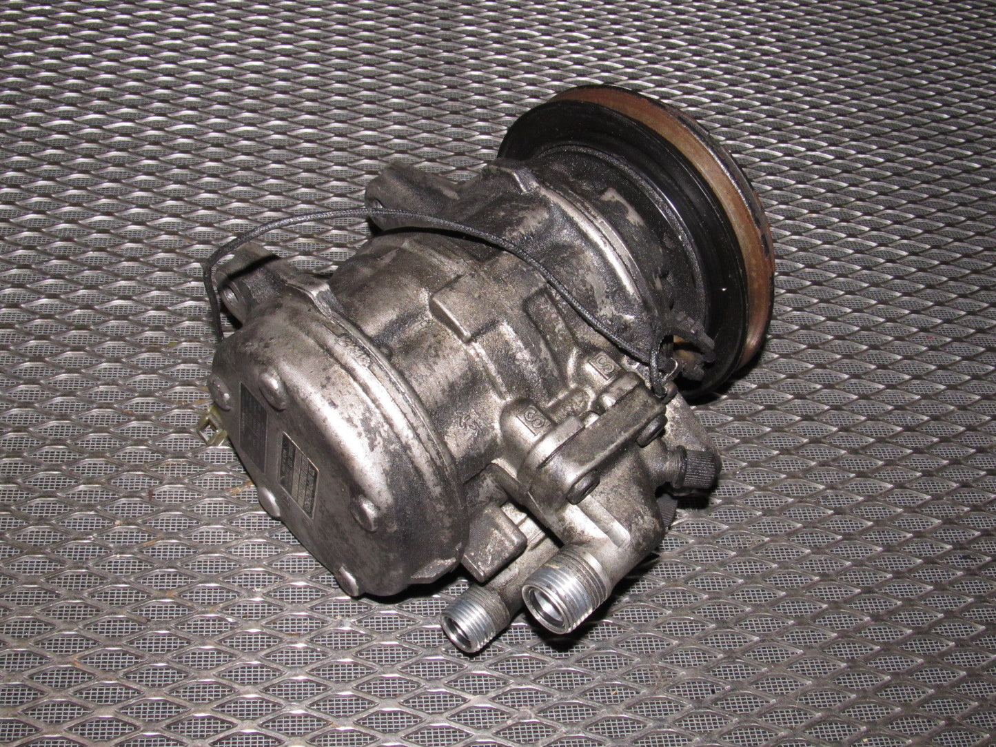84 85 Mazda RX7 OEM 12A A/C Compressor & Clutch
