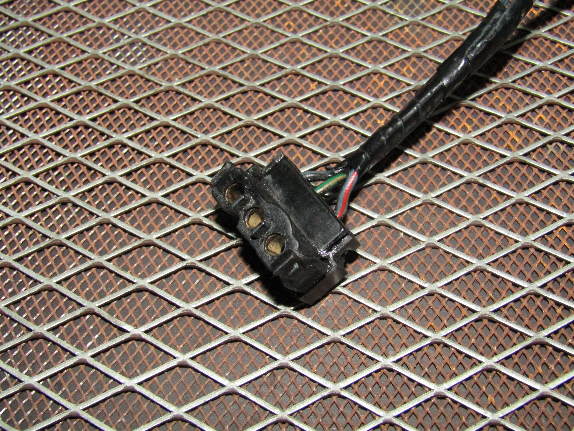 86-93 Mercedes Benz 300E OEM A/C Compressor & Clutch Pigtail Harness