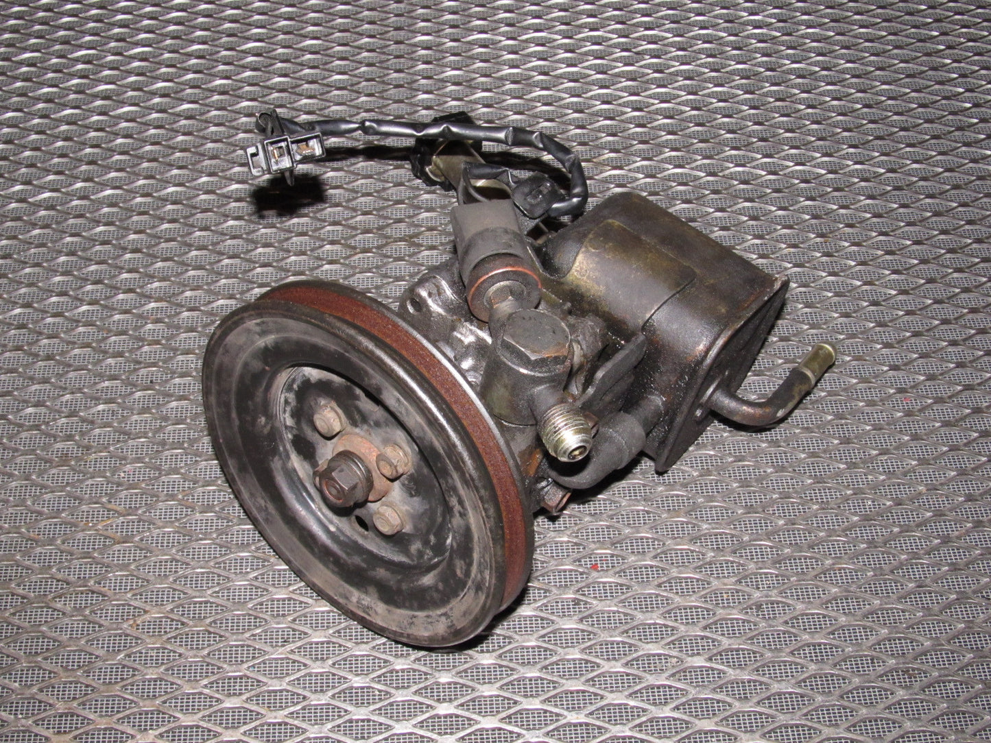 84 85 Mazda RX7 OEM 12A Power Steering Pump
