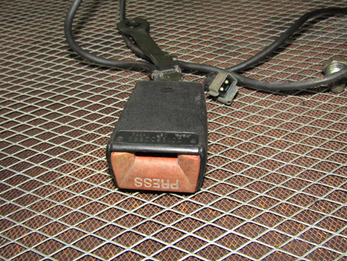 86-93 Mercedes Benz 300E OEM Front Seat Belt Buckle Receiver - Left