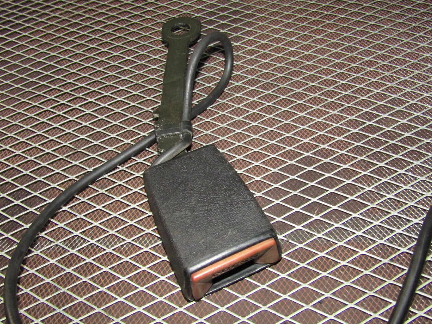 86-93 Mercedes Benz 300E OEM Front Seat Belt Buckle Receiver - Left