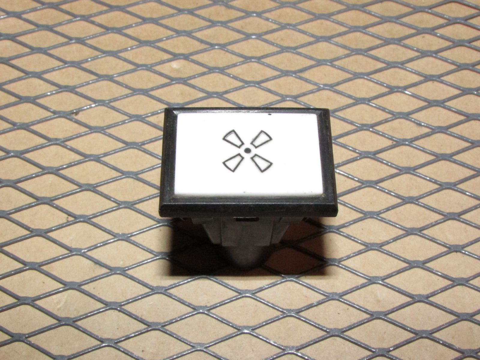 77-95 Mercedes Benz T1 Van OEM Dash Climate Control Fan Indicator Light Lamp