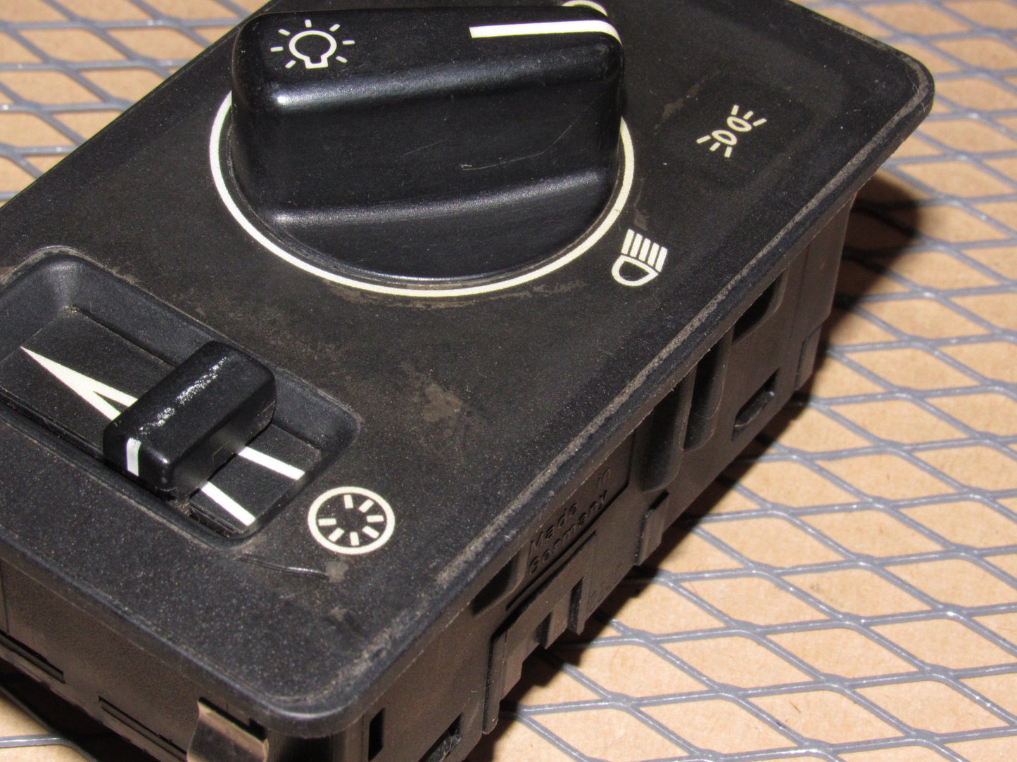 92 93 94 Volvo 960 OEM Headlight & Dash Light illumination Dimmer