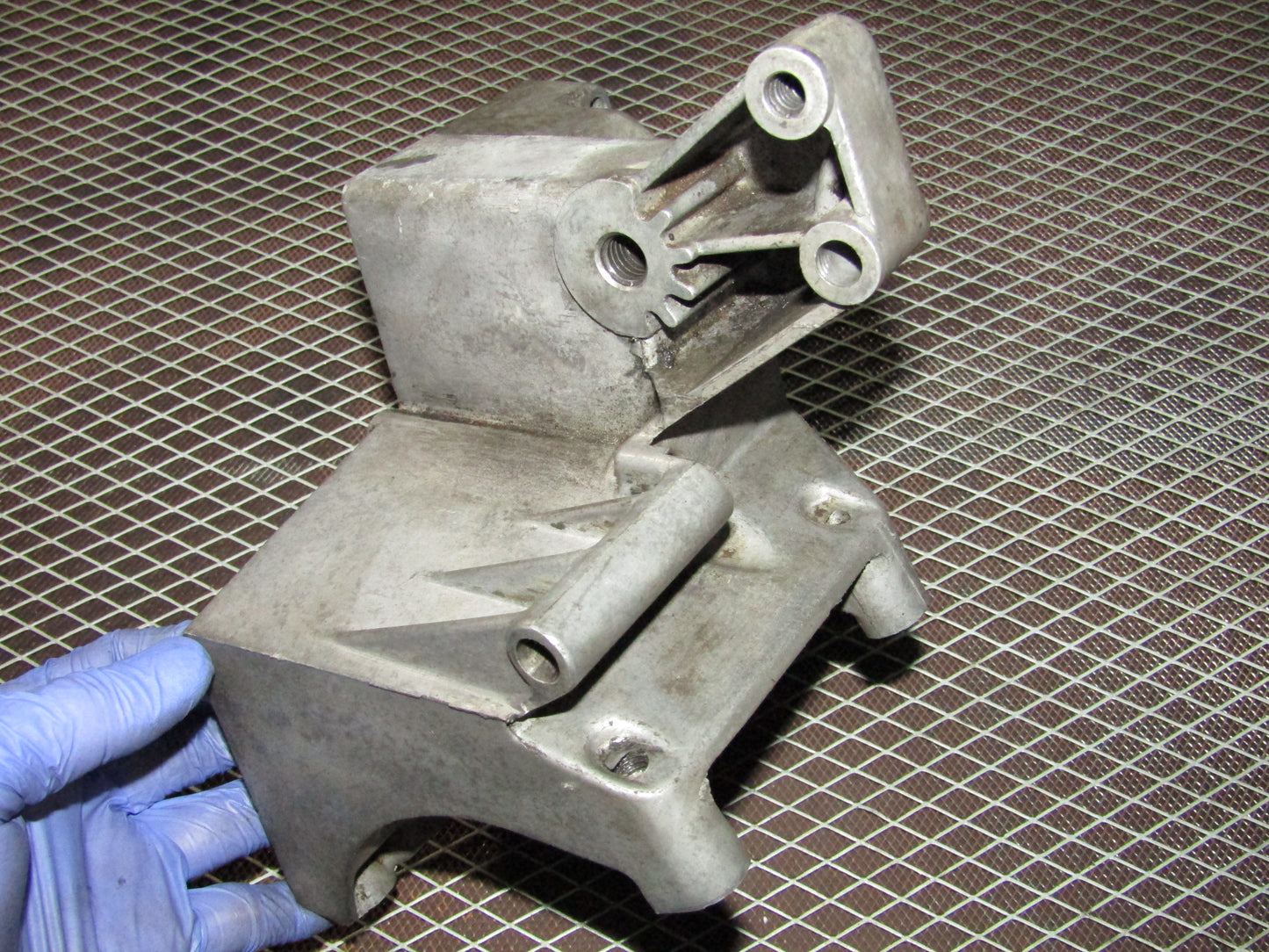 86-93 Mercedes Benz 300E 3.0L OEM A/C Compressor Mounting Bracket