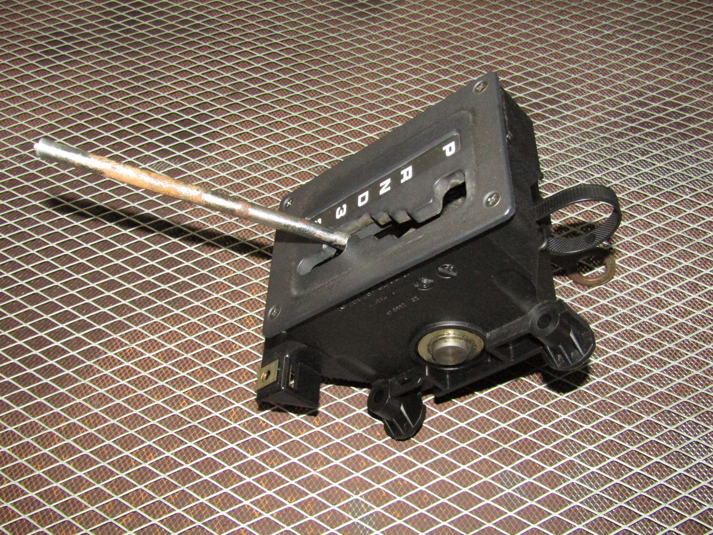 86-93 Mercedes Benz 300E 3.0L OEM A/T Automatic Transmission Shifter Assembly