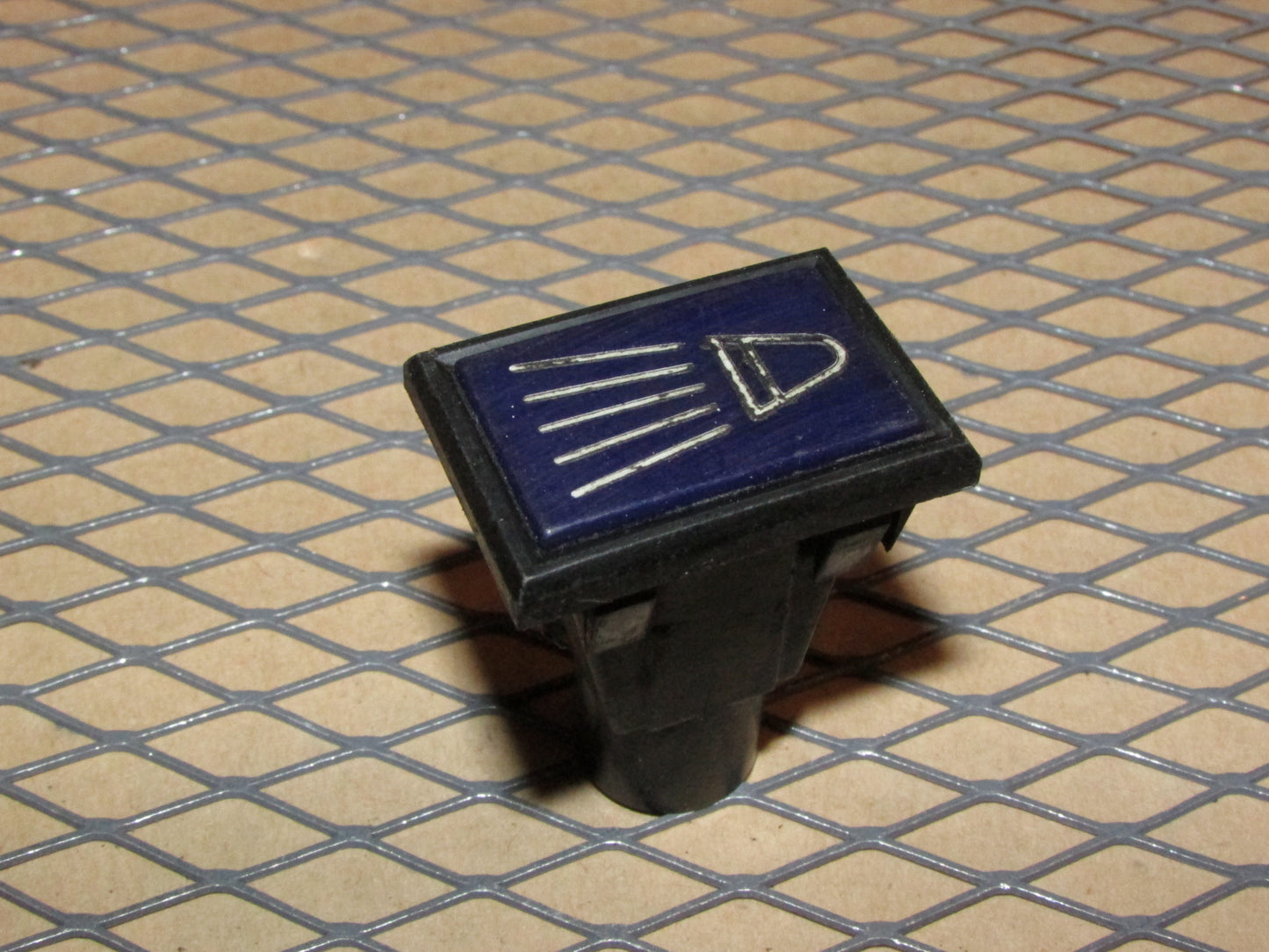 77-95 Mercedes Benz T1 Van OEM Interior Dash Headlight Hi-Beam Indicator Light Lamp