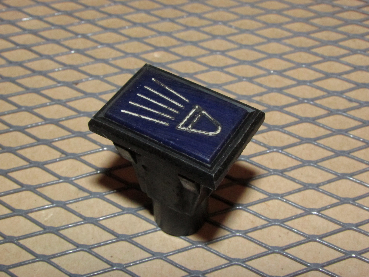 77-95 Mercedes Benz T1 Van OEM Interior Dash Headlight Hi-Beam Indicator Light Lamp