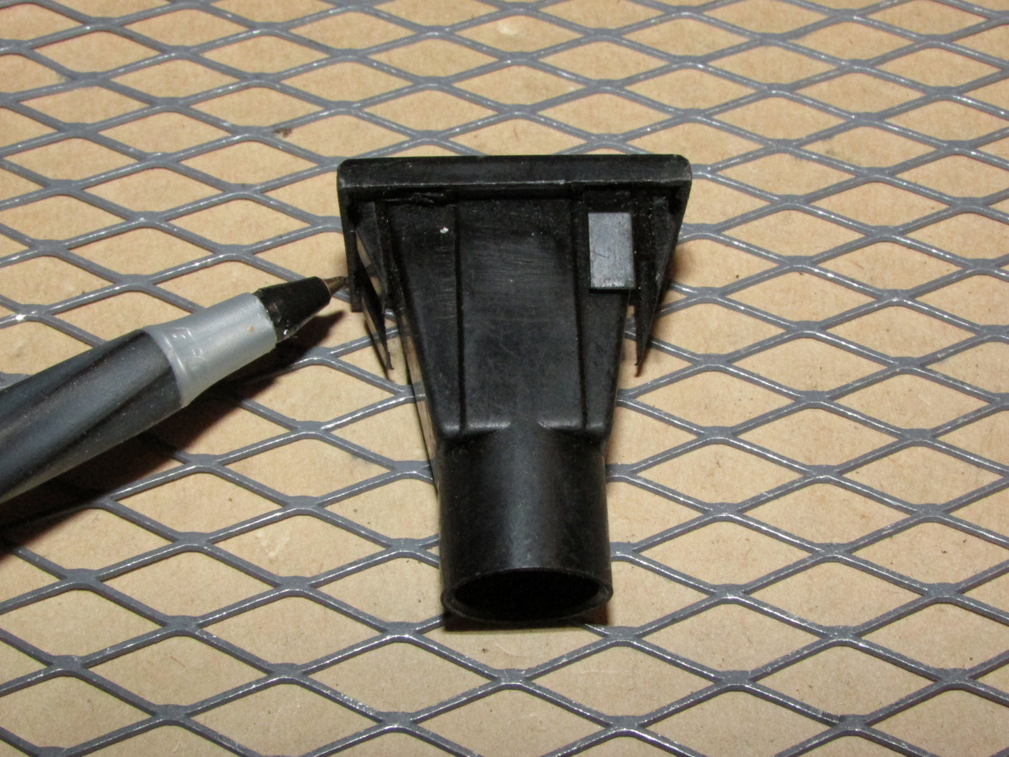 77-95 Mercedes Benz T1 Van OEM Interior Dash Headlight Hi-Beam Indicator Light Lamp