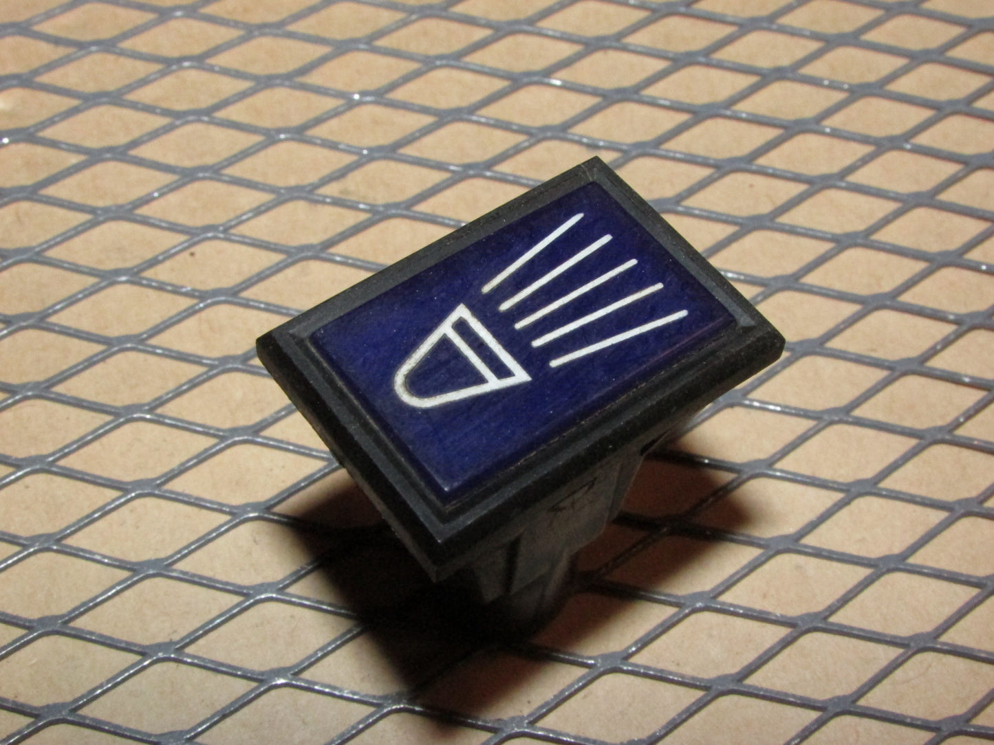 77-95 Mercedes Benz T1 Van OEM Interior Dash Headlight Hi-Beam Indicator Light Lamp