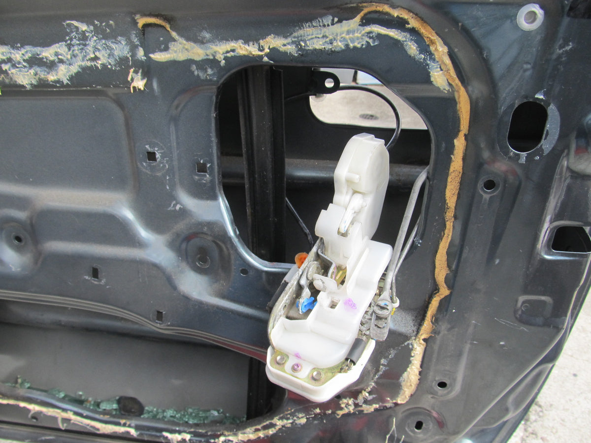 97 98 99 00 01 Honda Prelude OEM Door Latch & Actuator - Right
