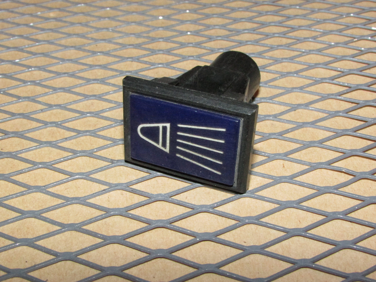 77-95 Mercedes Benz T1 Van OEM Interior Dash Headlight Hi-Beam Indicator Light Lamp