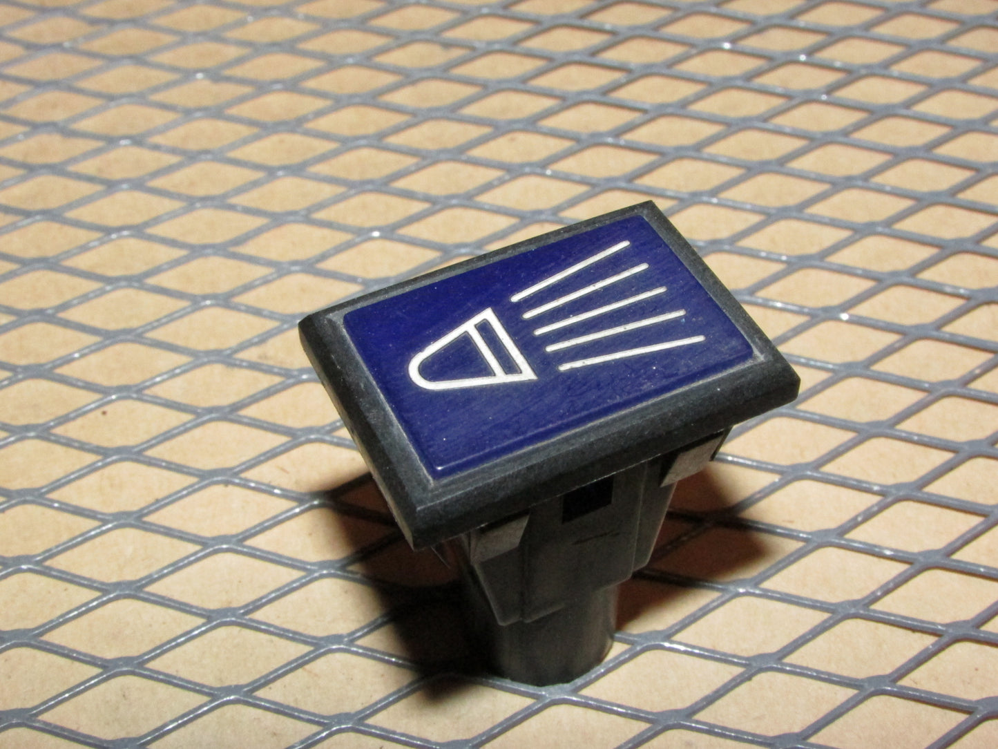 77-95 Mercedes Benz T1 Van OEM Interior Dash Headlight Hi-Beam Indicator Light Lamp