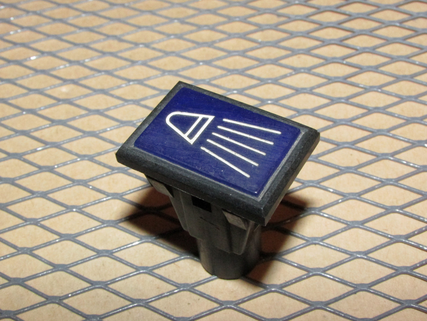 77-95 Mercedes Benz T1 Van OEM Interior Dash Headlight Hi-Beam Indicator Light Lamp