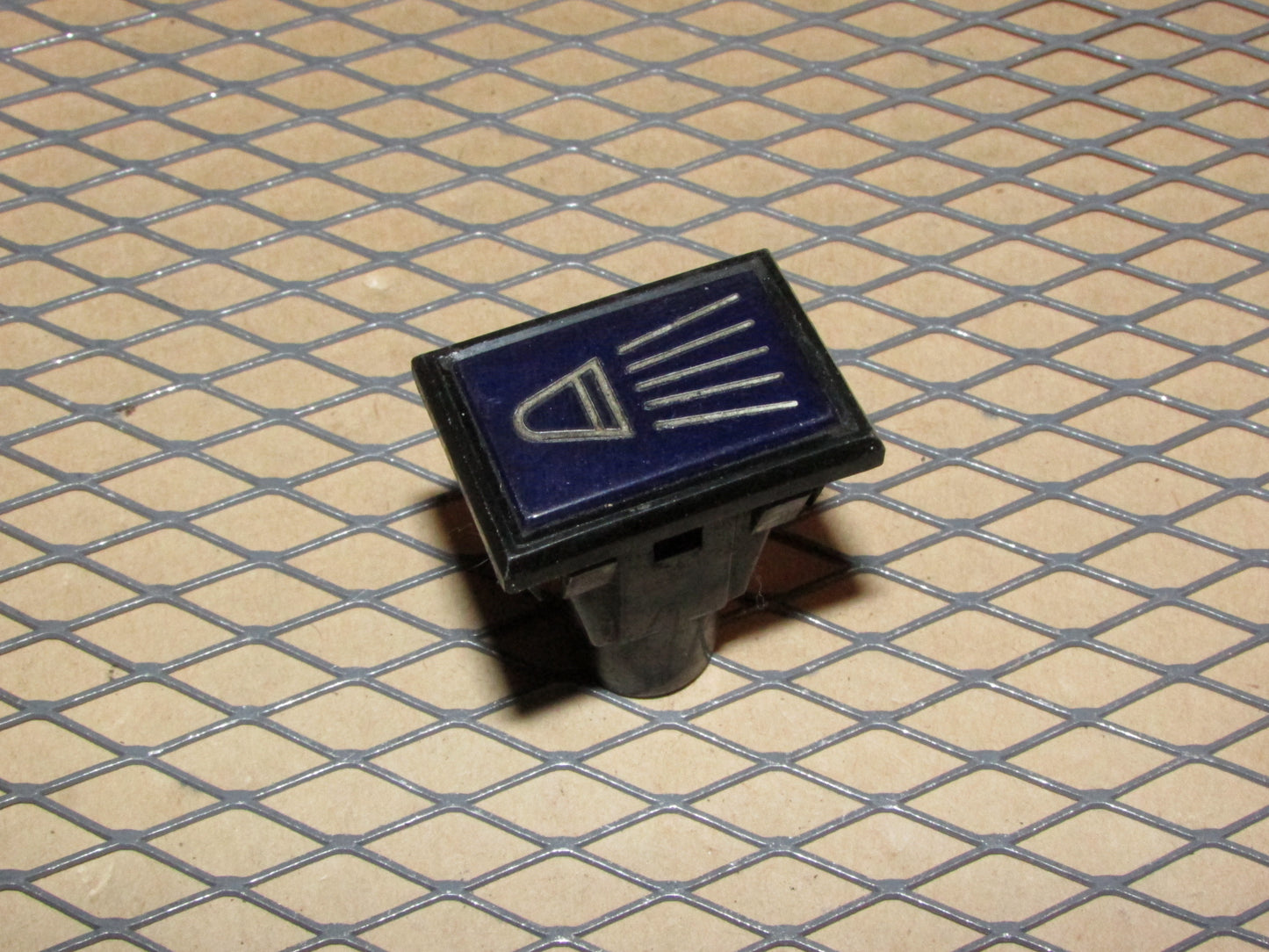 77-95 Mercedes Benz T1 Van OEM Interior Dash Headlight Hi-Beam Indicator Light Lamp