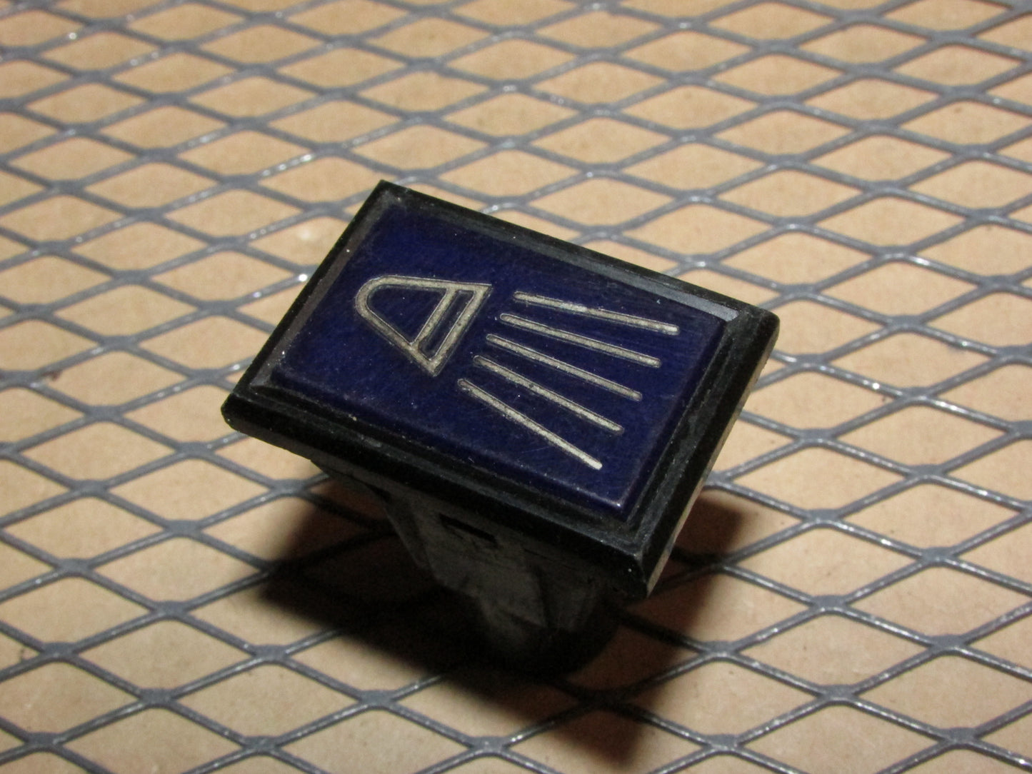 77-95 Mercedes Benz T1 Van OEM Interior Dash Headlight Hi-Beam Indicator Light Lamp