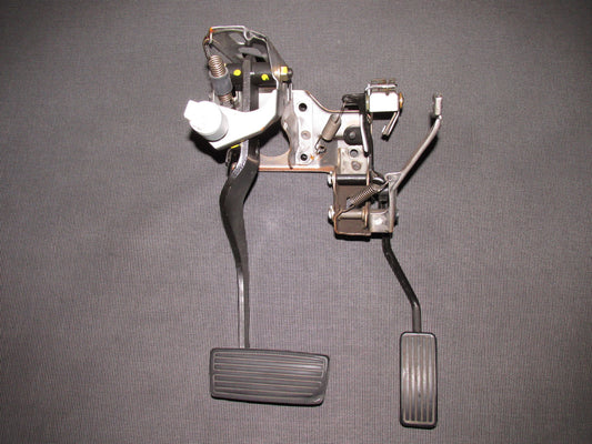 94 95 96 97 98 99 00 01 Acura Integra OEM A/T Brake Pedal Assemby