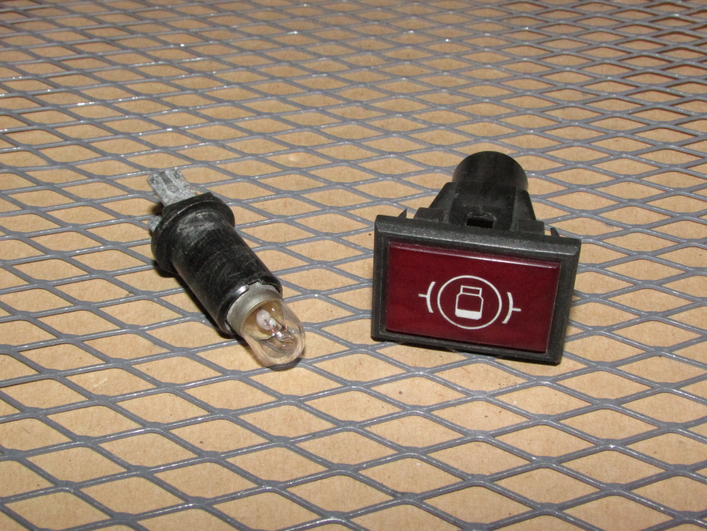 77-95 Mercedes Benz T1 Van OEM Dash Low Level Coolant Warning Indicator Light Lamp