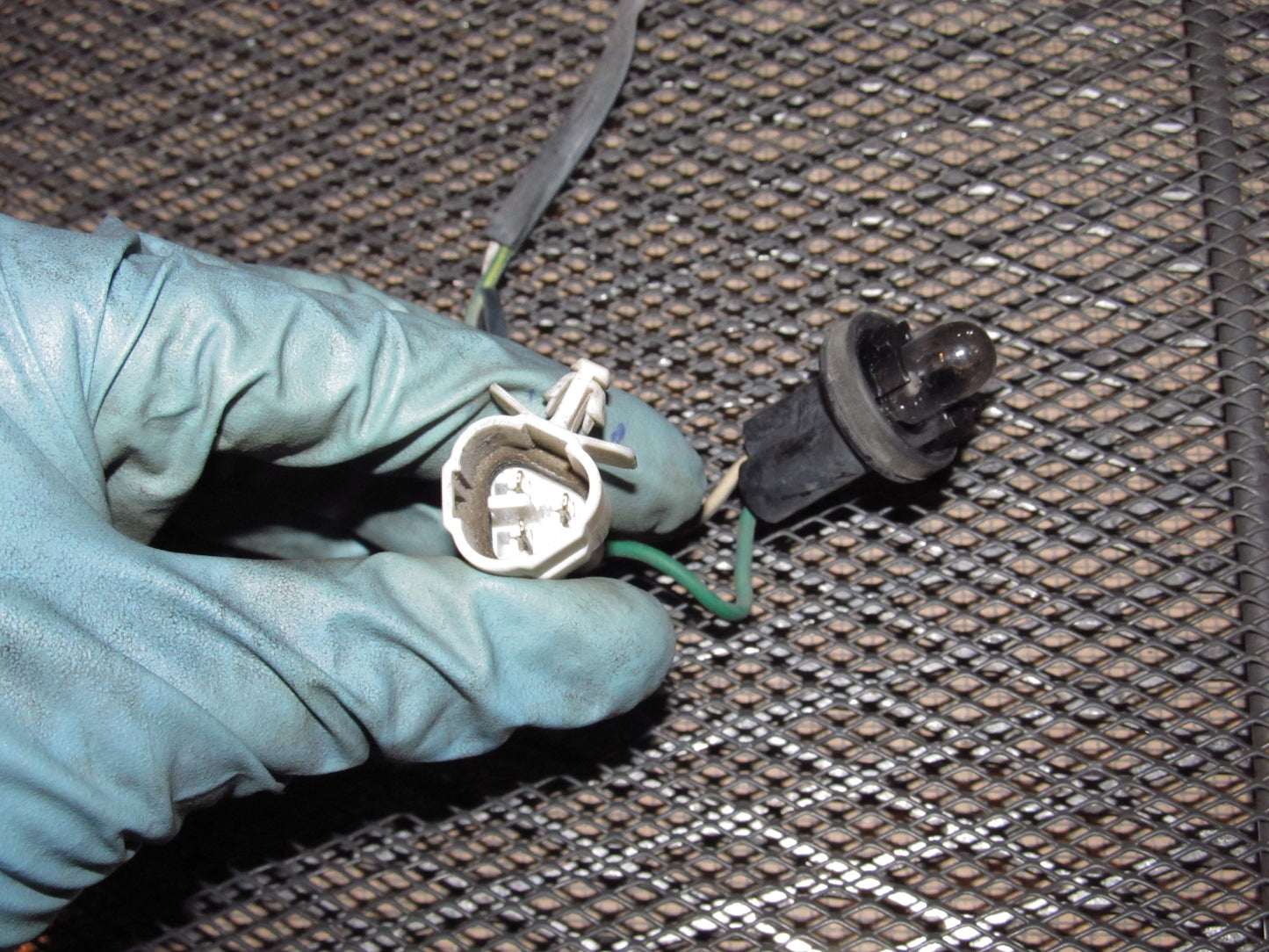 89 90 91 92 Toyota Supra OEM Front Turn Signal Light Bulb Socket - Left