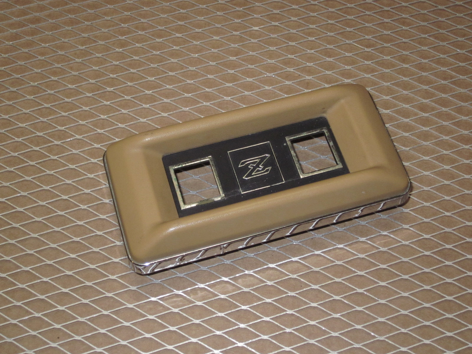 81 82 83 Datsun 280zx OEM Power Window Switch Bezel Cover Trim - left