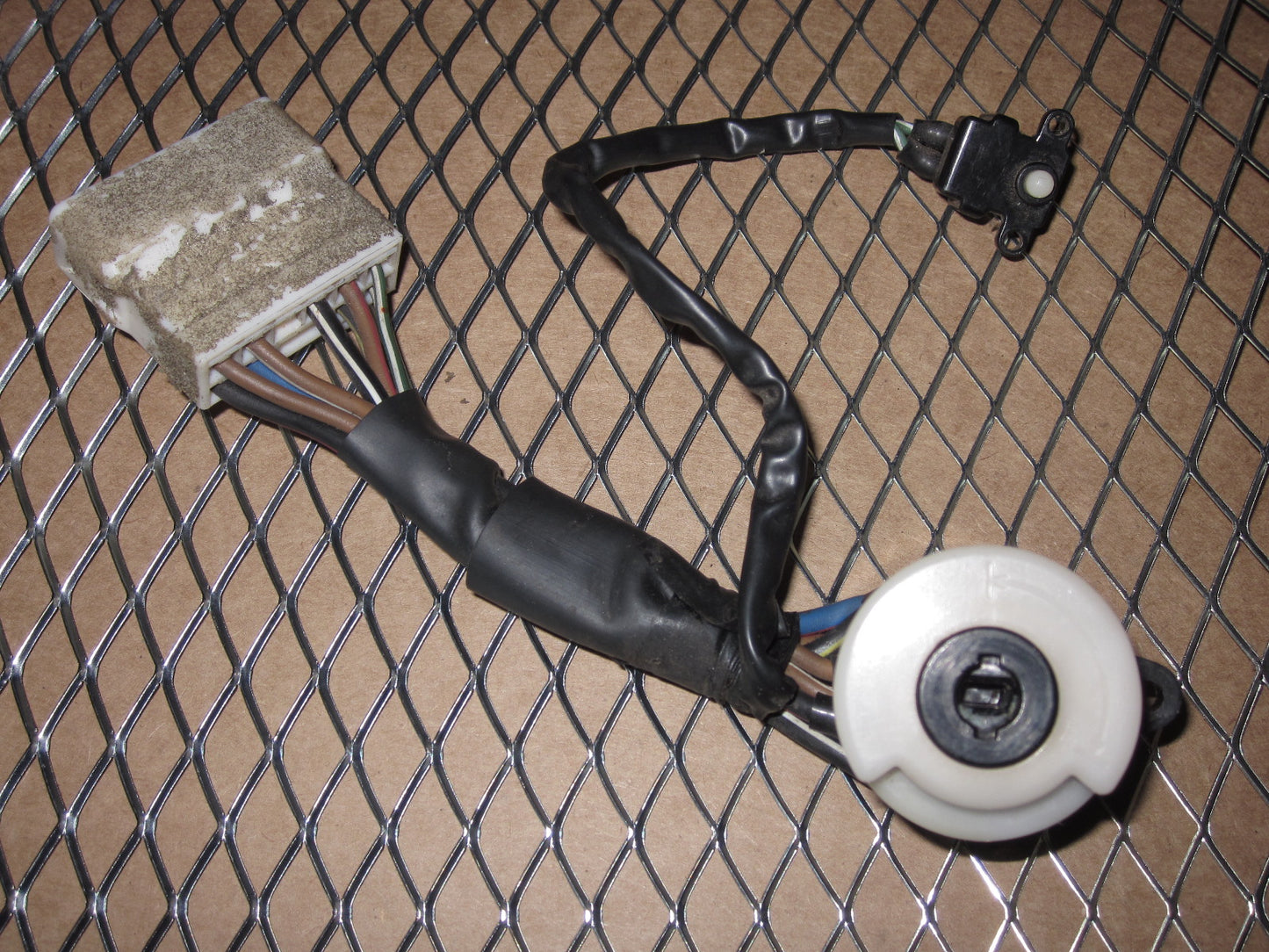 91 92 93 94 95 Toyota MR2 OEM Interior Ignition Lock Cylinder Switch