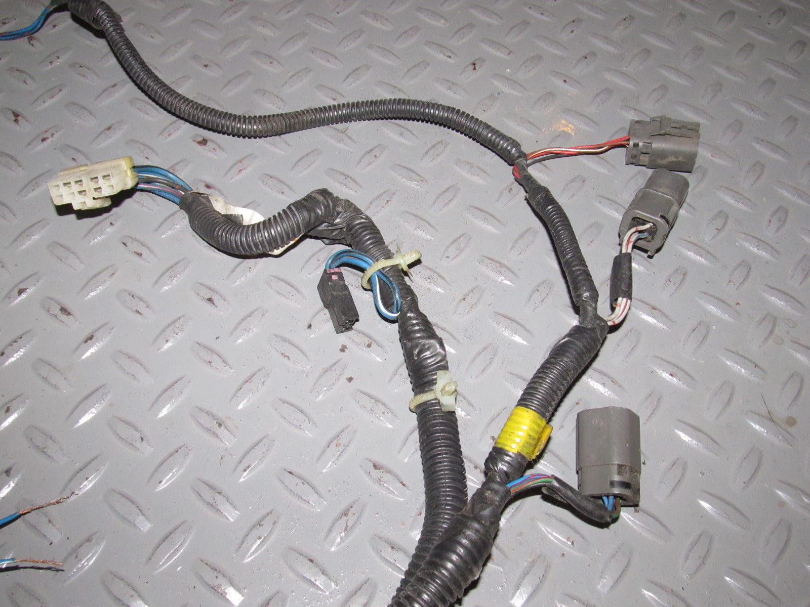 84 85 86 Nissan 300zx OEM Door Wiring Harness Left – Autopartone