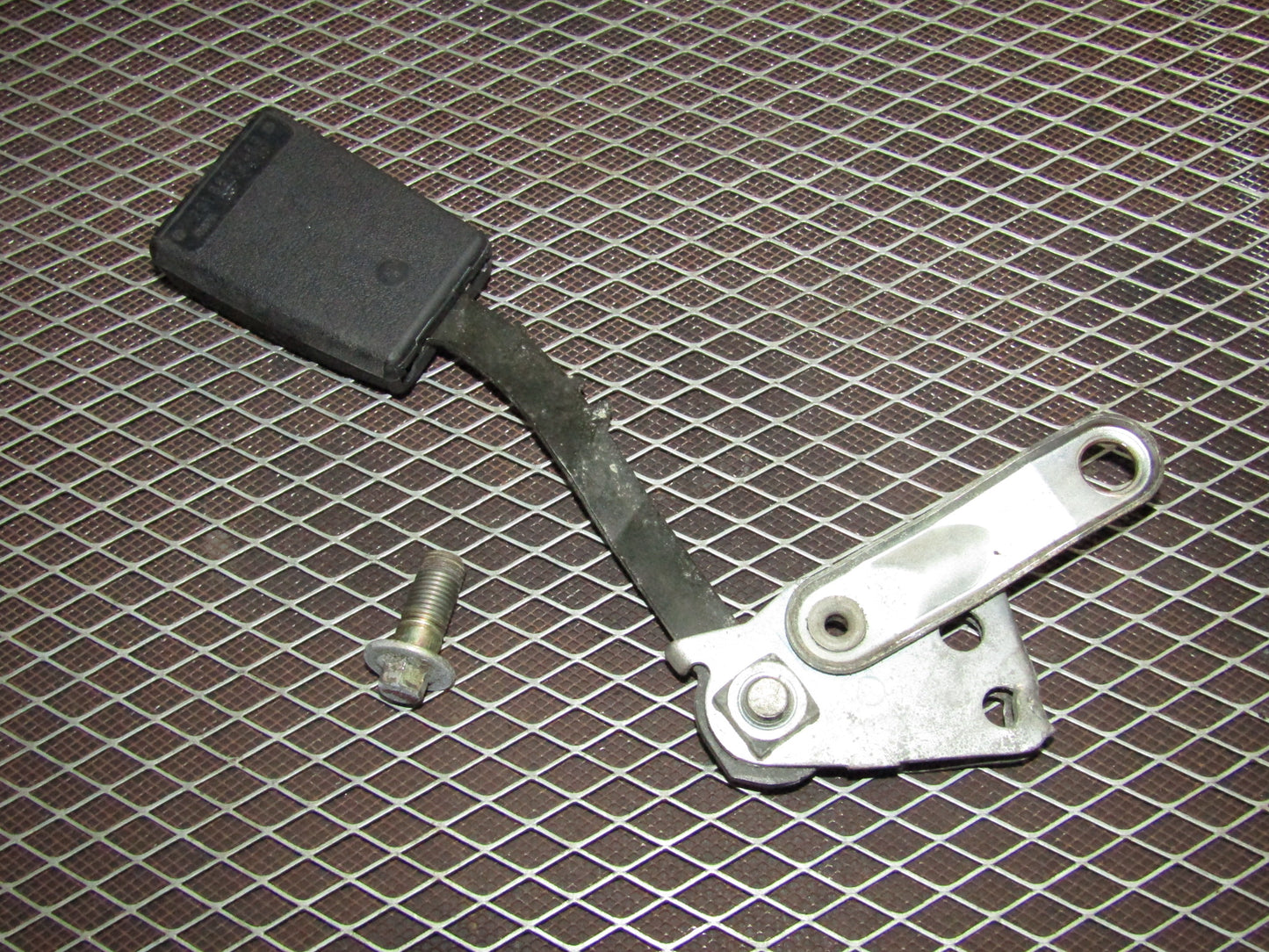 86-93 Mercedes Benz 300E OEM Front Seat Belt Buckle Receiver - Right