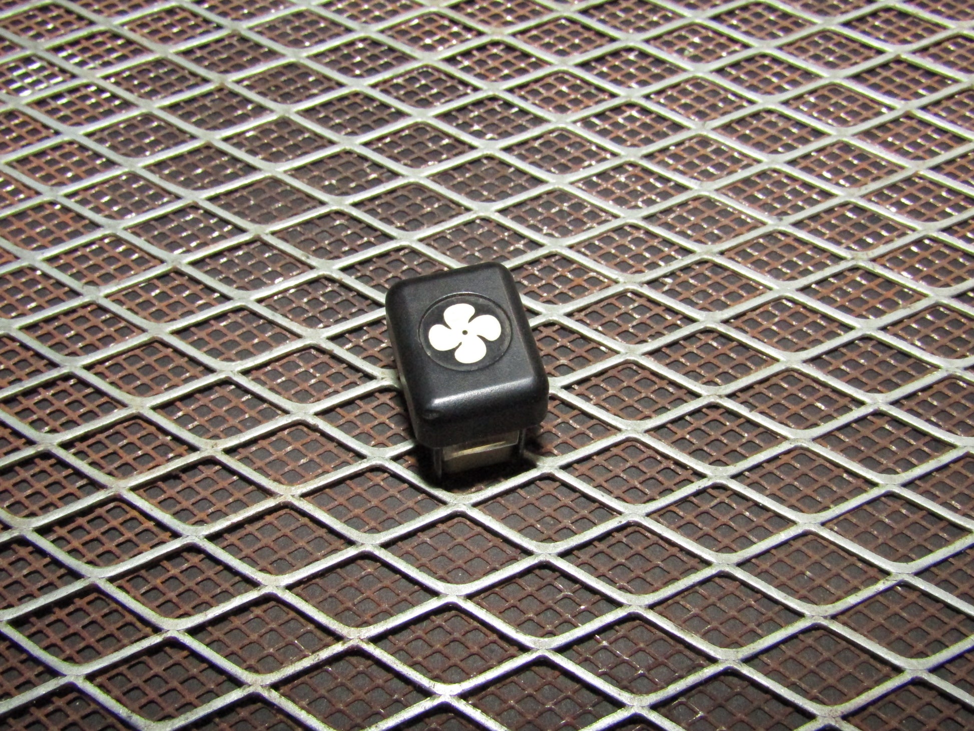 86-93 Mercedes Benz 300E OEM Climate Control Fan Switch Button