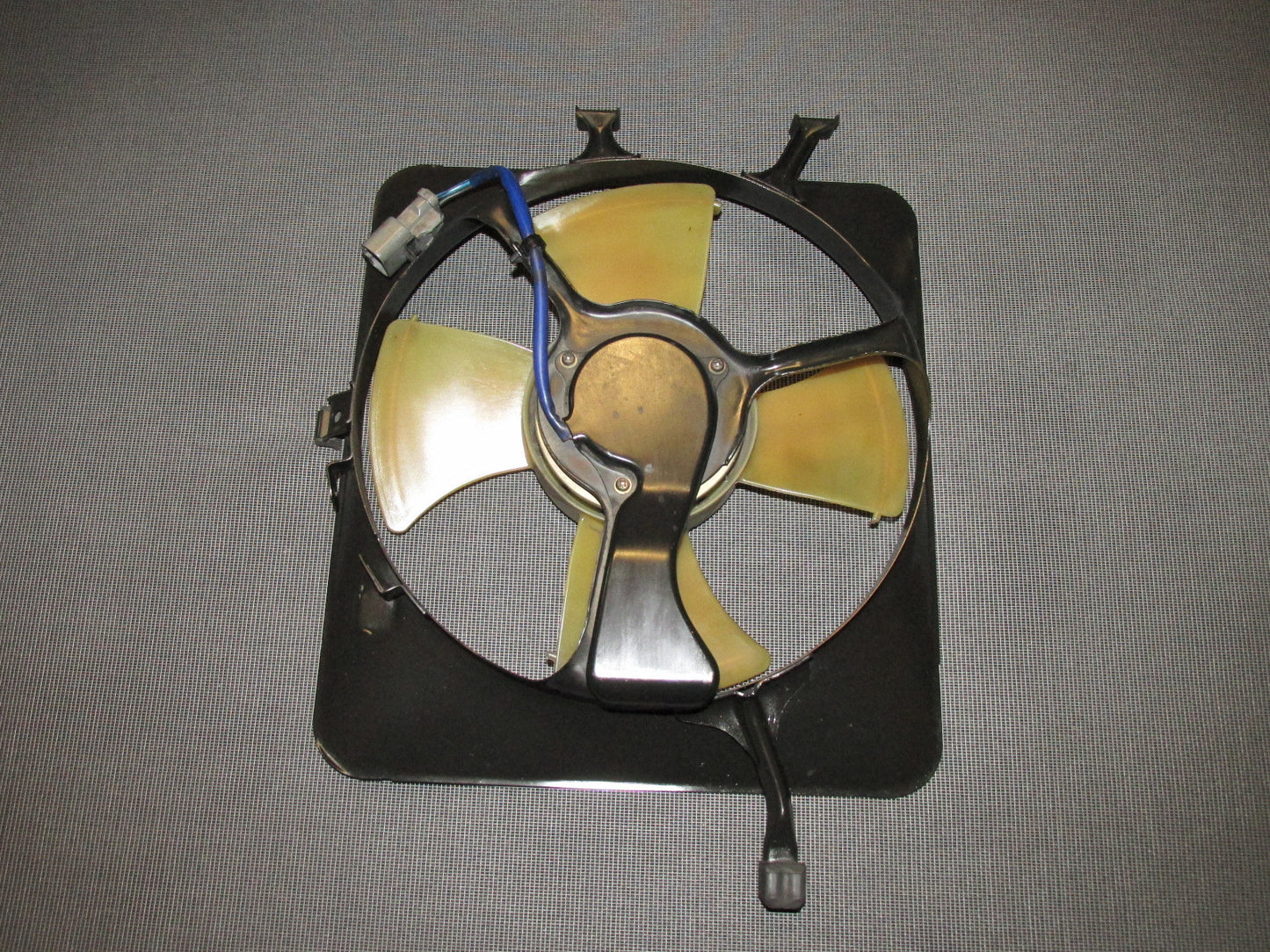 94 95 96 97 98 99 00 01 Acura Integra OEM A/C Condenser Fan - Left
