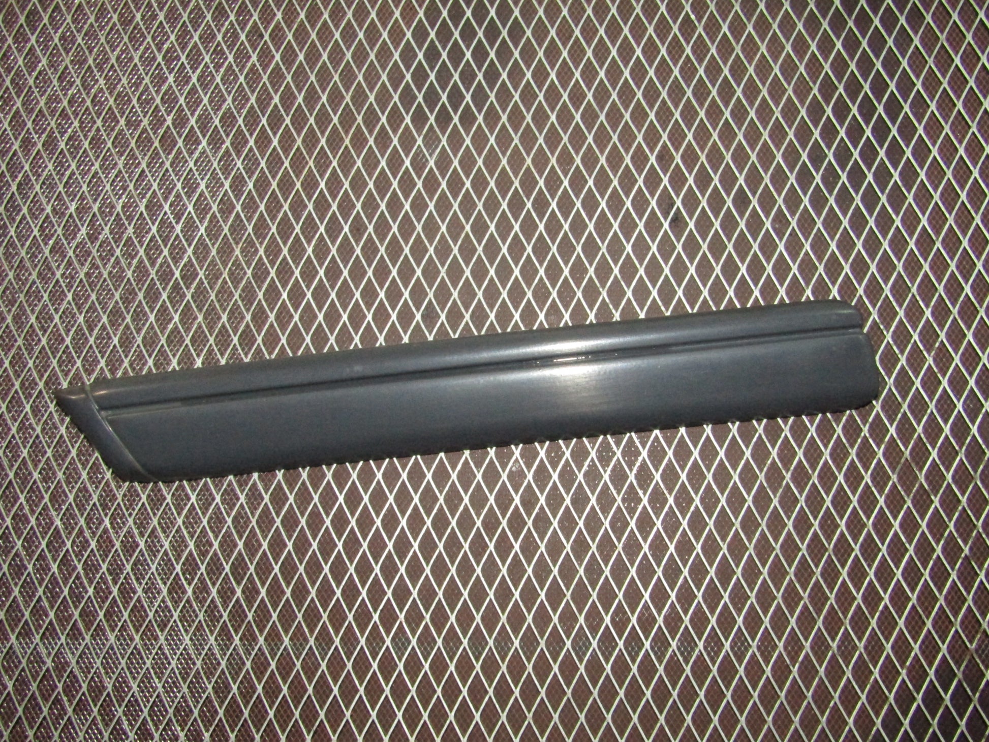 86-93 Mercedes Benz 300E OEM Front Exterior Fender Moulding - Left