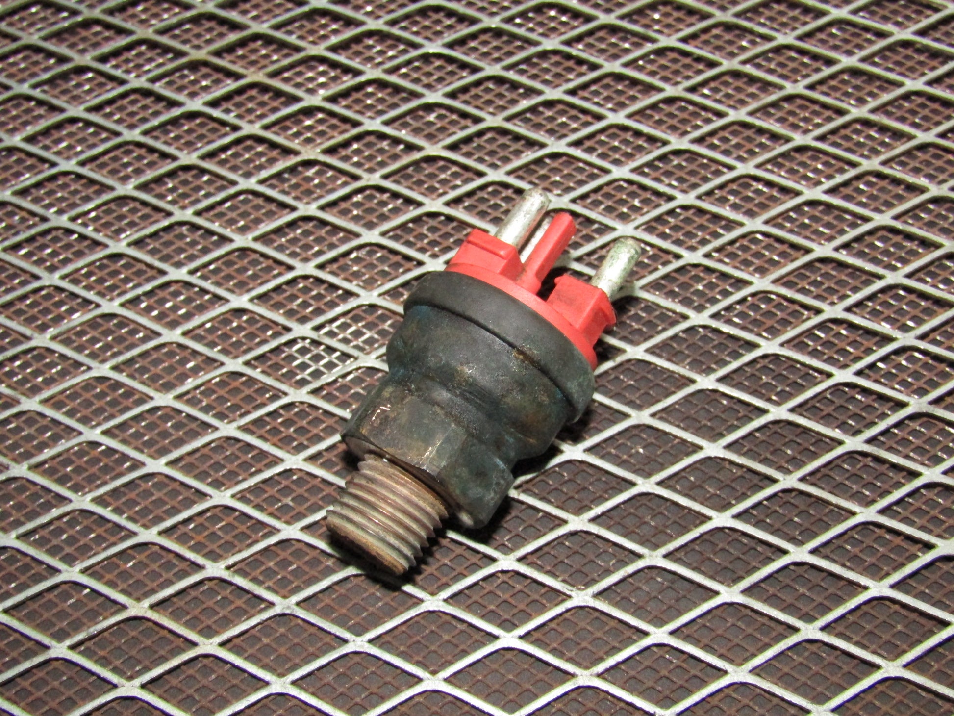 86-93 Mercedes Benz 300E OEM ECT Engine Coolant Temperature Sensor