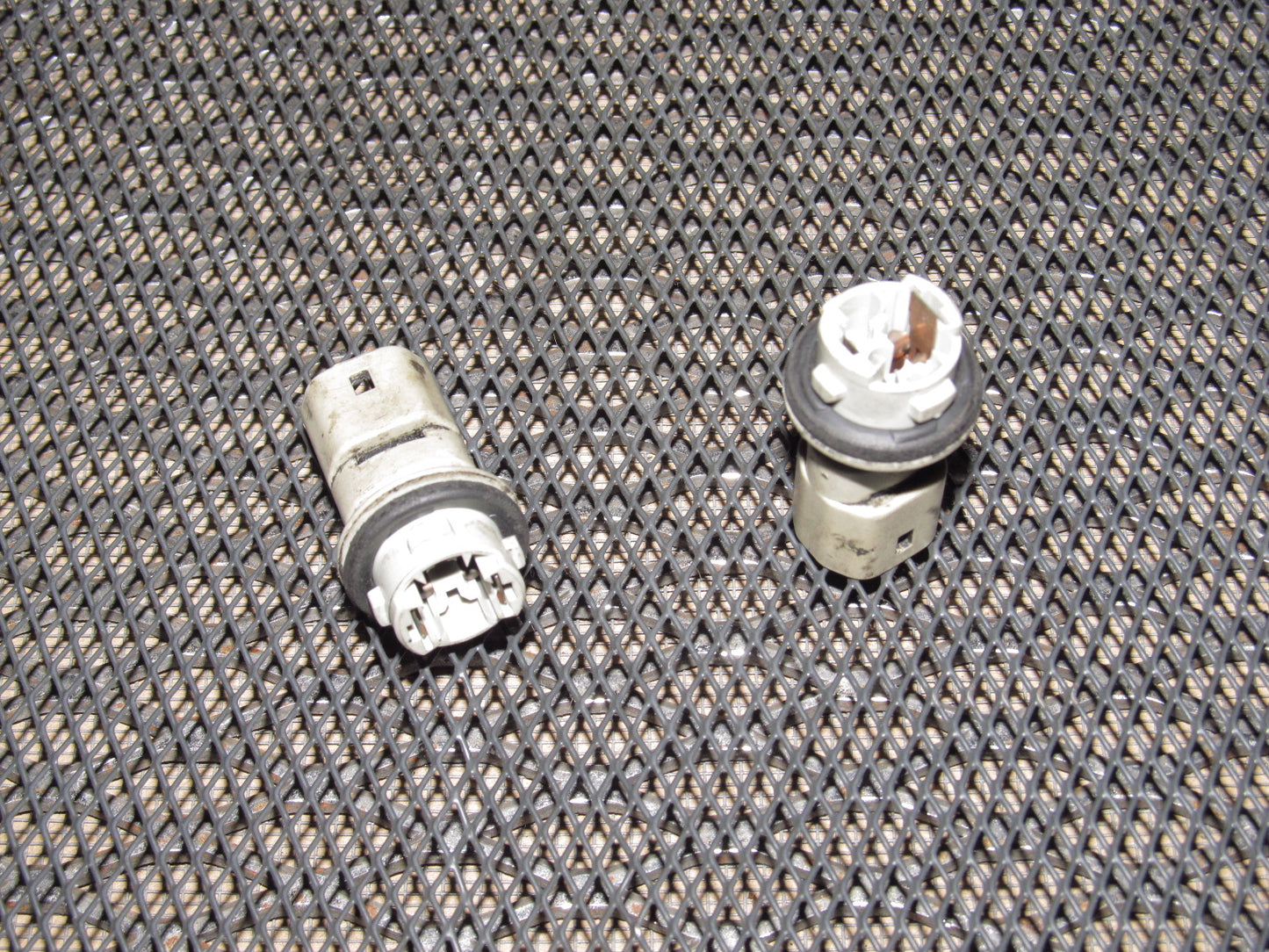 94 95 96 97 Mazda Miata OEM Front Side Marker Light Bulb Socket