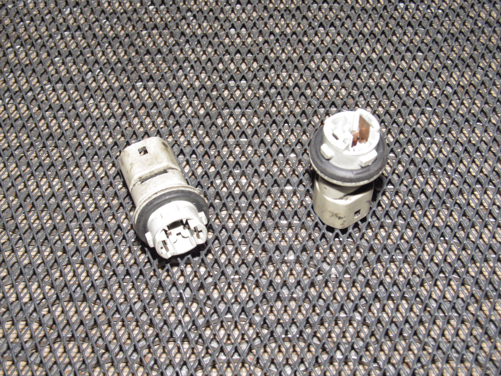 94 95 96 97 Mazda Miata OEM Front Side Marker Light Bulb Socket