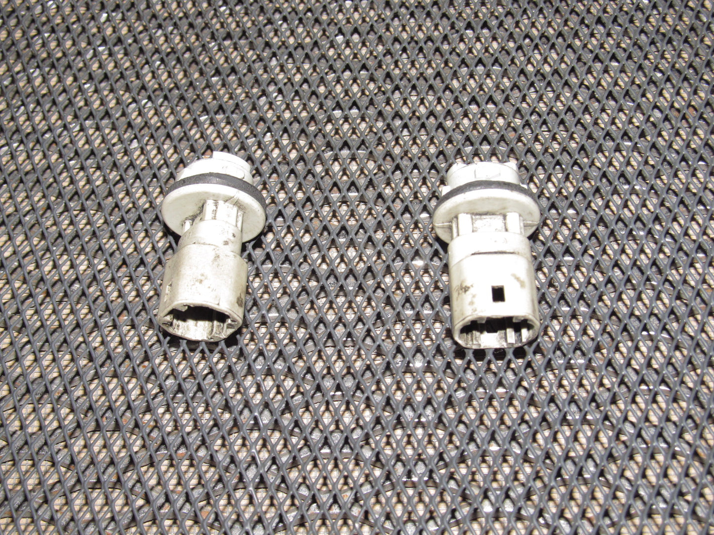 94 95 96 97 Mazda Miata OEM Front Side Marker Light Bulb Socket