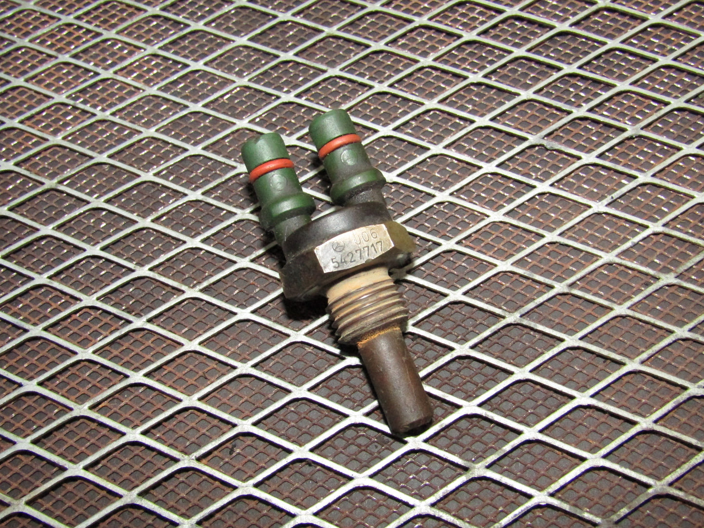 86-93 Mercedes Benz 300E OEM Engine Coolant Temperature Sensor Fan Switch