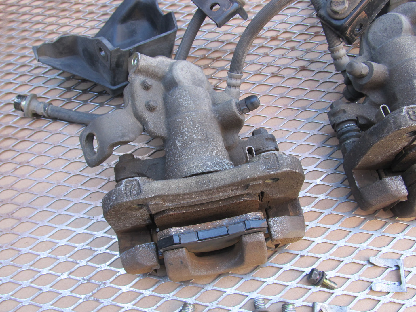 97 98 99 00 01 Honda Prelude OEM Rear Brake Caliper Set