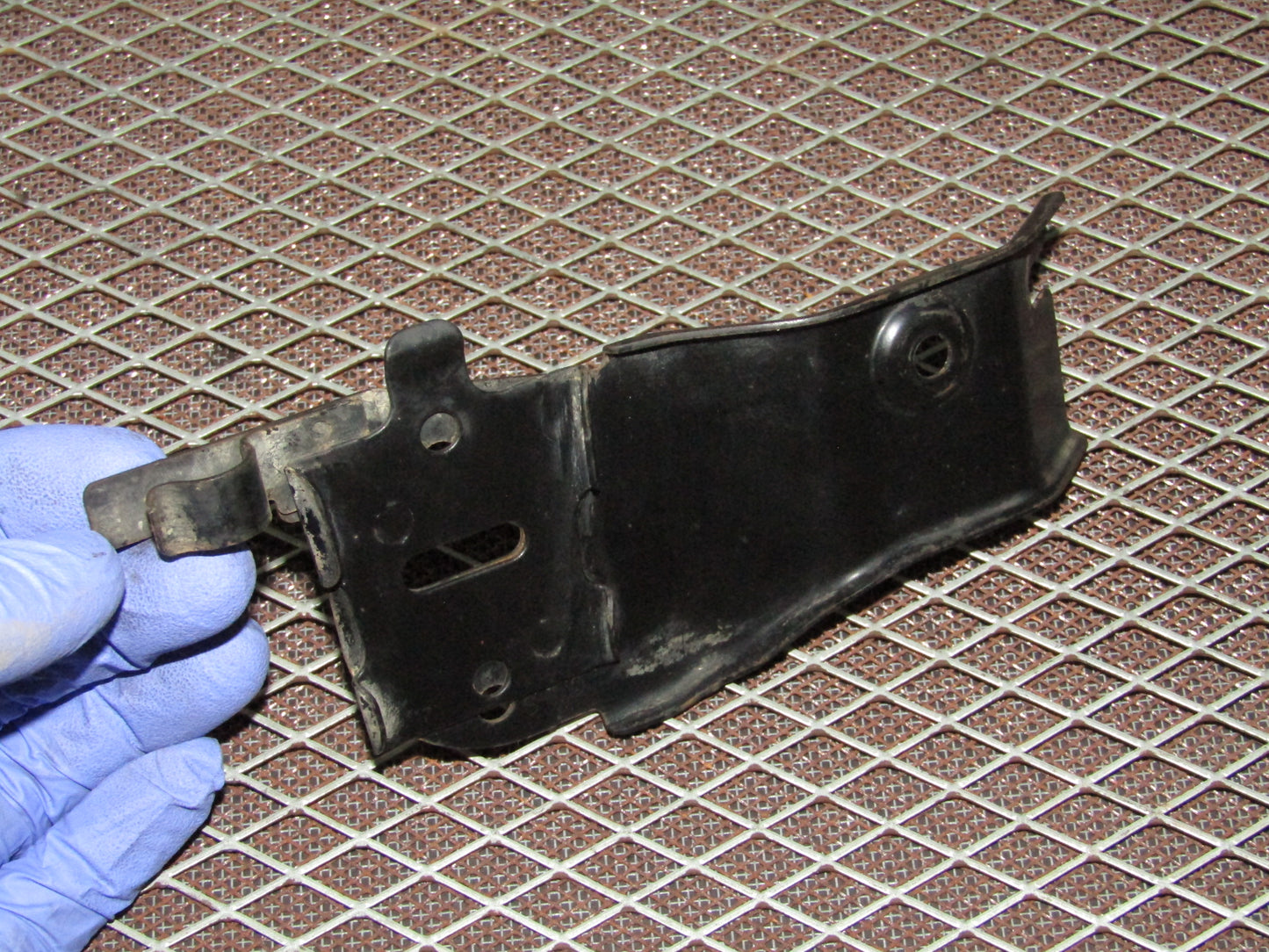93 94 95 96 97 Honda Del Sol OEM Charcoal Canister Evap Purge Tank Bracket