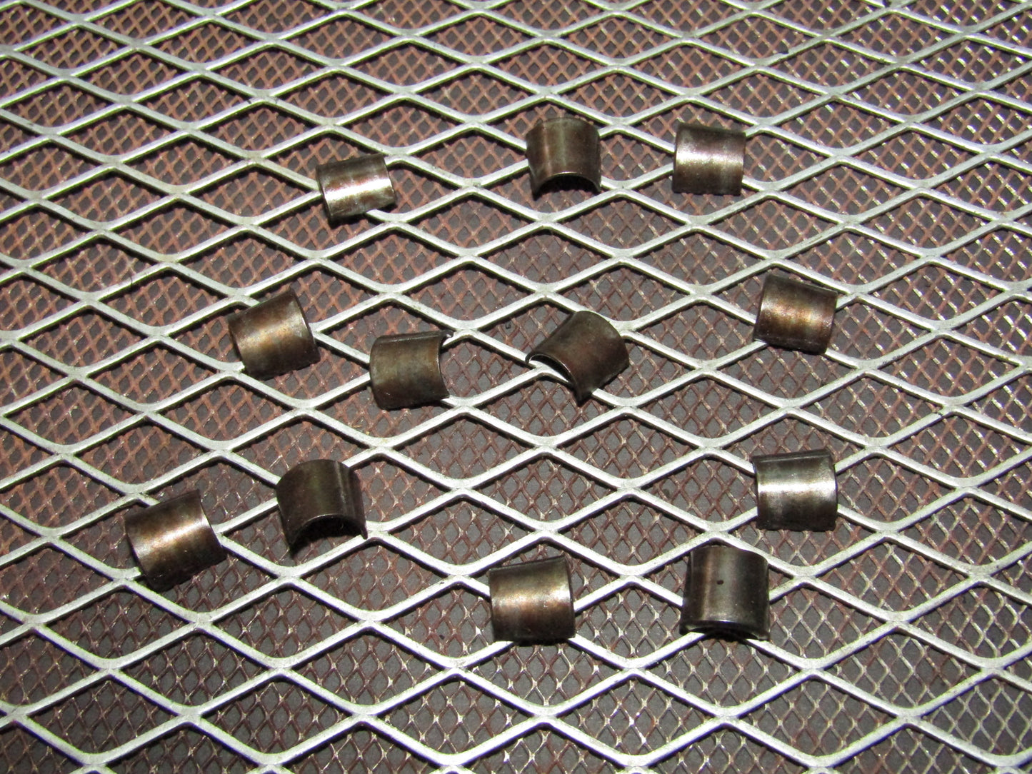 86-93 Mercedes Benz 300E OEM Engine Intake Valve Collet Lock Keeper Set