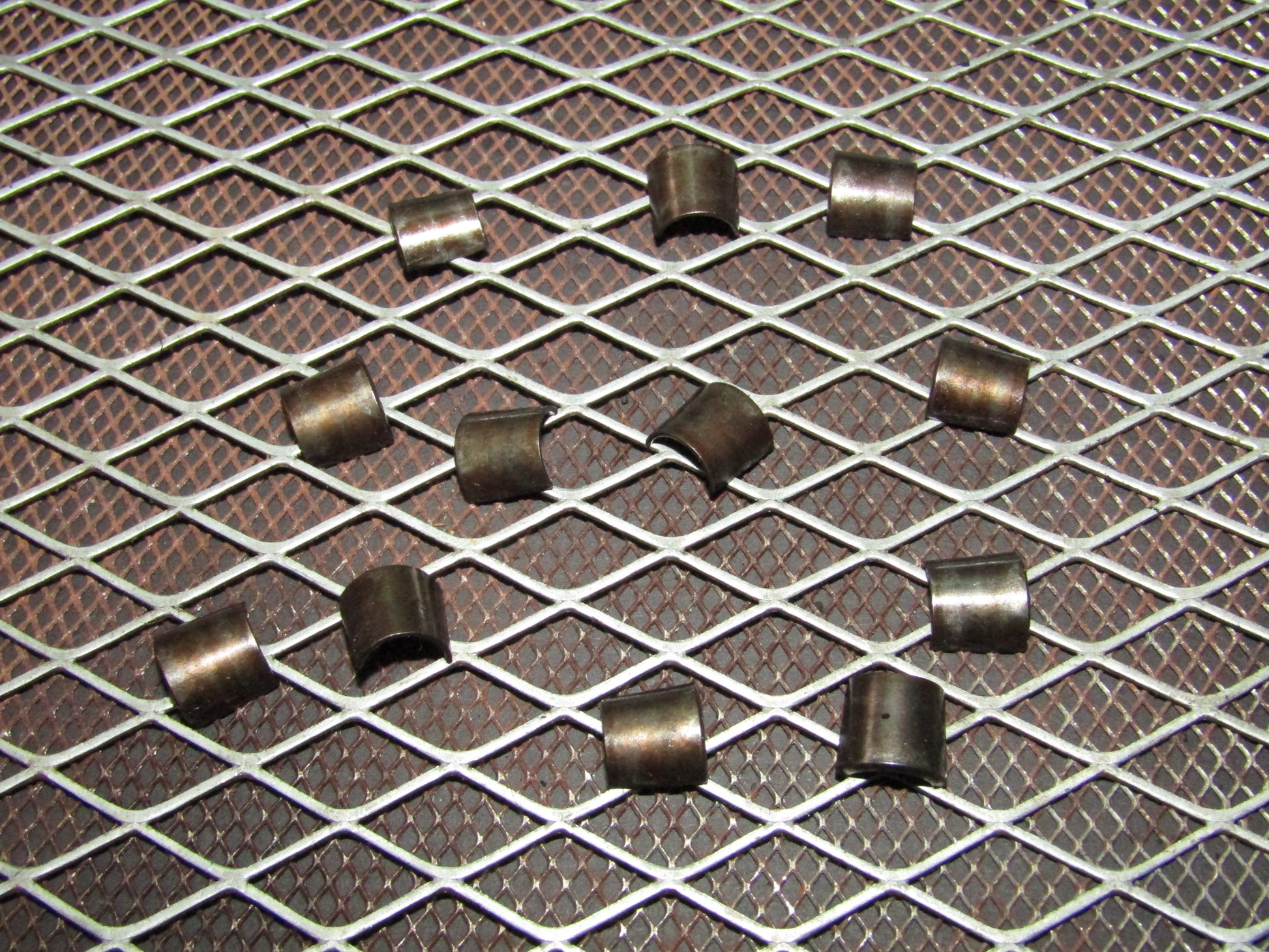 86-93 Mercedes Benz 300E OEM Engine Intake Valve Collet Lock Keeper Set