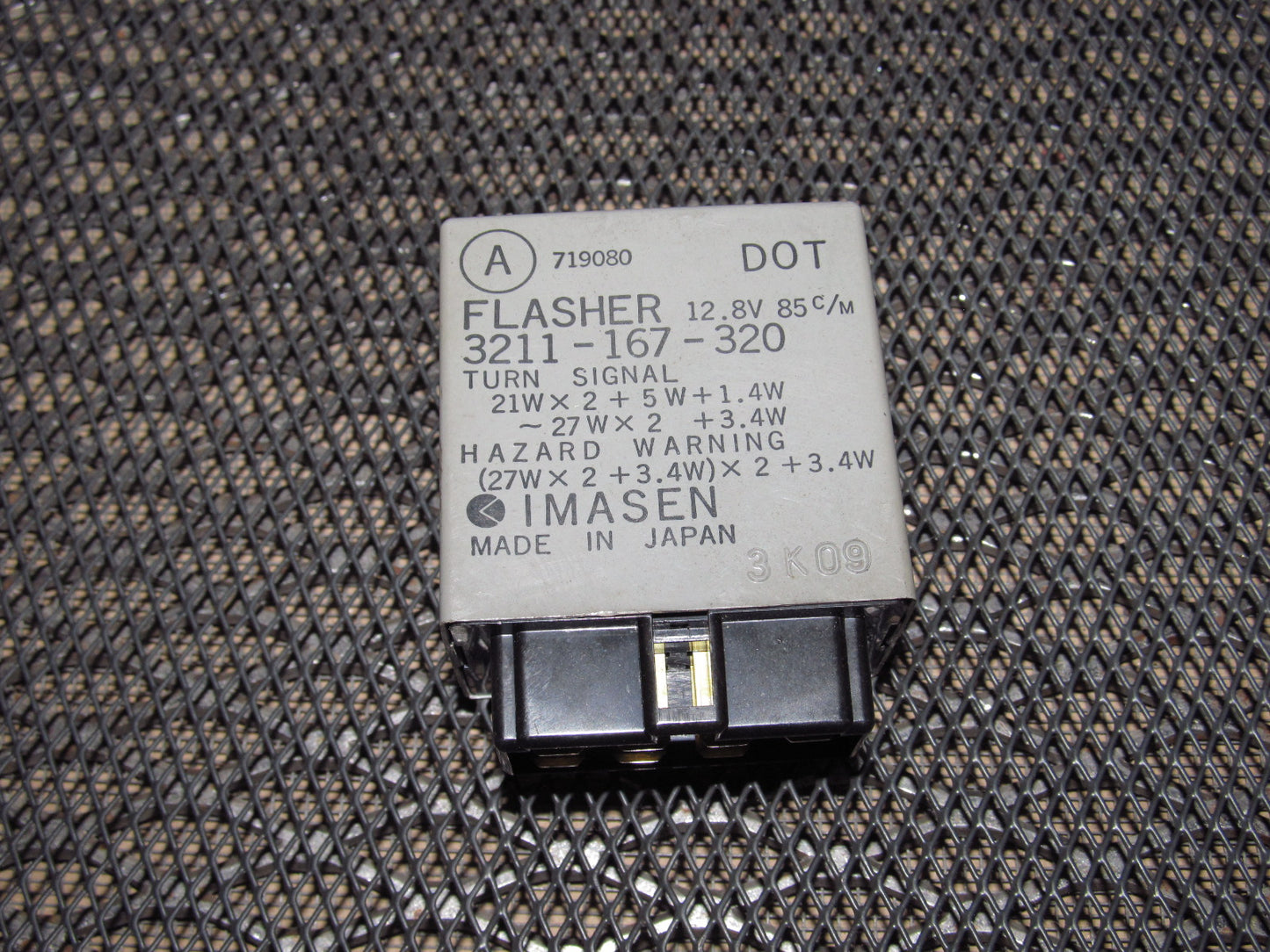 94 95 96 97 Mazda Miata OEM Flasher Relay 3211-167-320